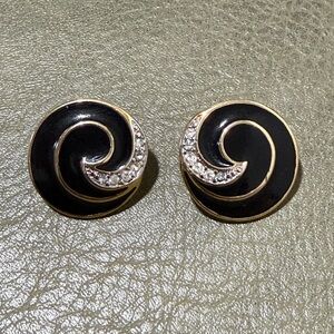 Vintage Trifari Black Enamel Rhinestone Pavé Swirl Gold Tone Pierced Earrings